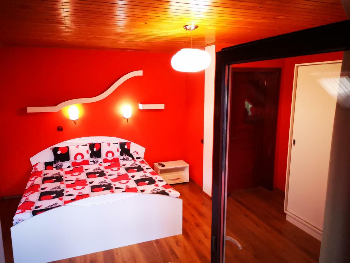Casa De Vacanta ปาราอู เรเช ภายนอก รูปภาพ