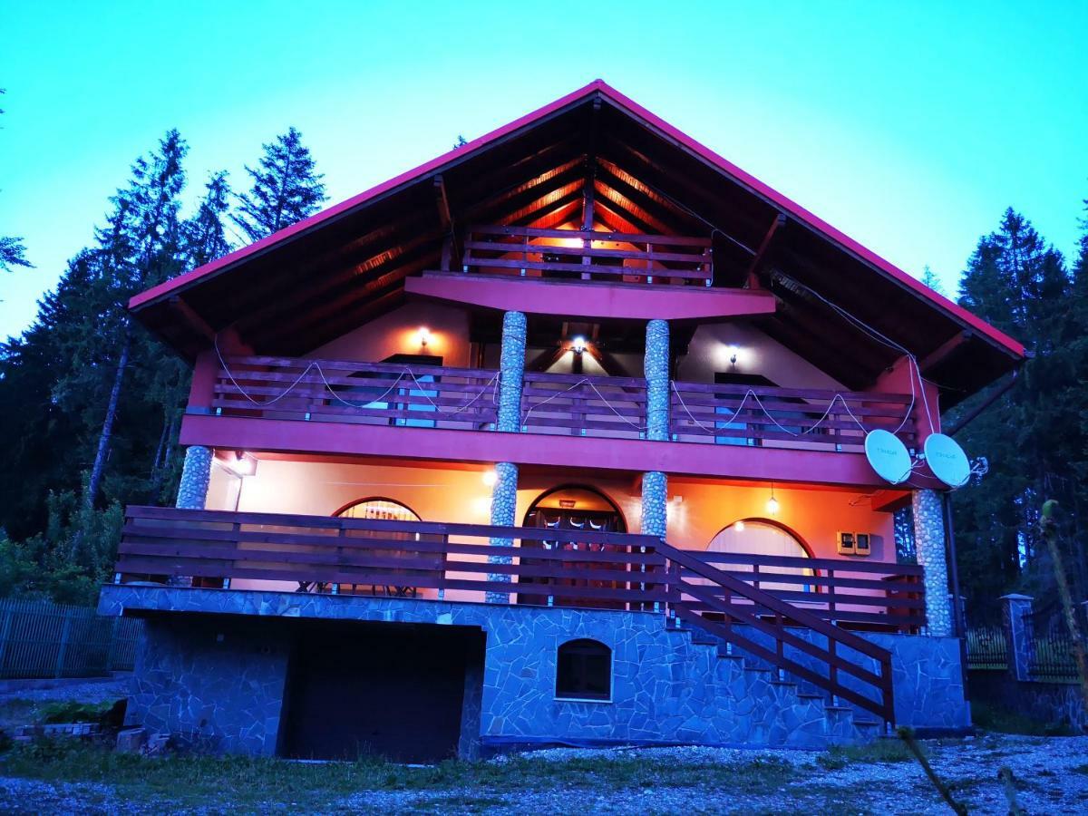 Casa De Vacanta ปาราอู เรเช ภายนอก รูปภาพ